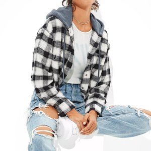 NWT American Eagle Cozy Cabin Cropped Hoodie Plaid Flannel - Size XS